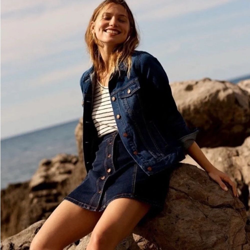 Madewell Classic Denim Jacket In Briarwood Wash - Picture 15 of 15